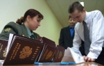 Россиян хотят обязать произносить клятву при получении паспорта